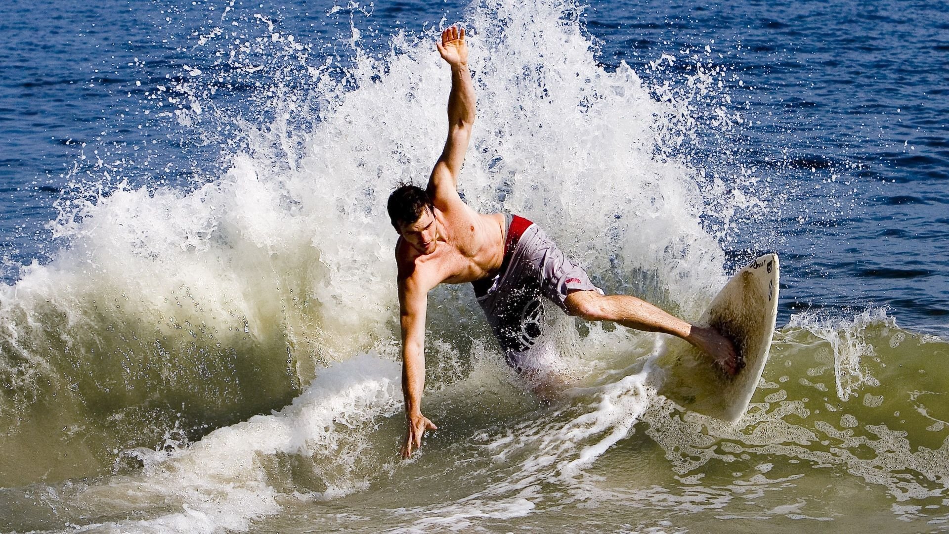 残奥选手展现顽强精神,比赛催人泪下,残奥会激励视频