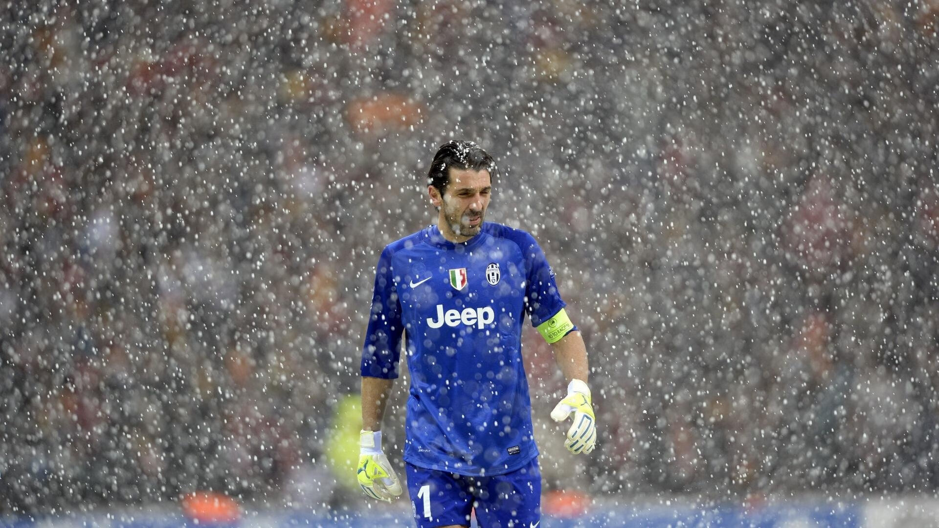 泽林斯基世界波焦瓦内扳平!维罗纳半场1-1国际米兰,国际米兰维罗纳视频