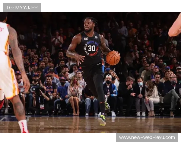 尼克斯攻势强硬，兰德尔背打强起命中——把握每一次攻防的节拍