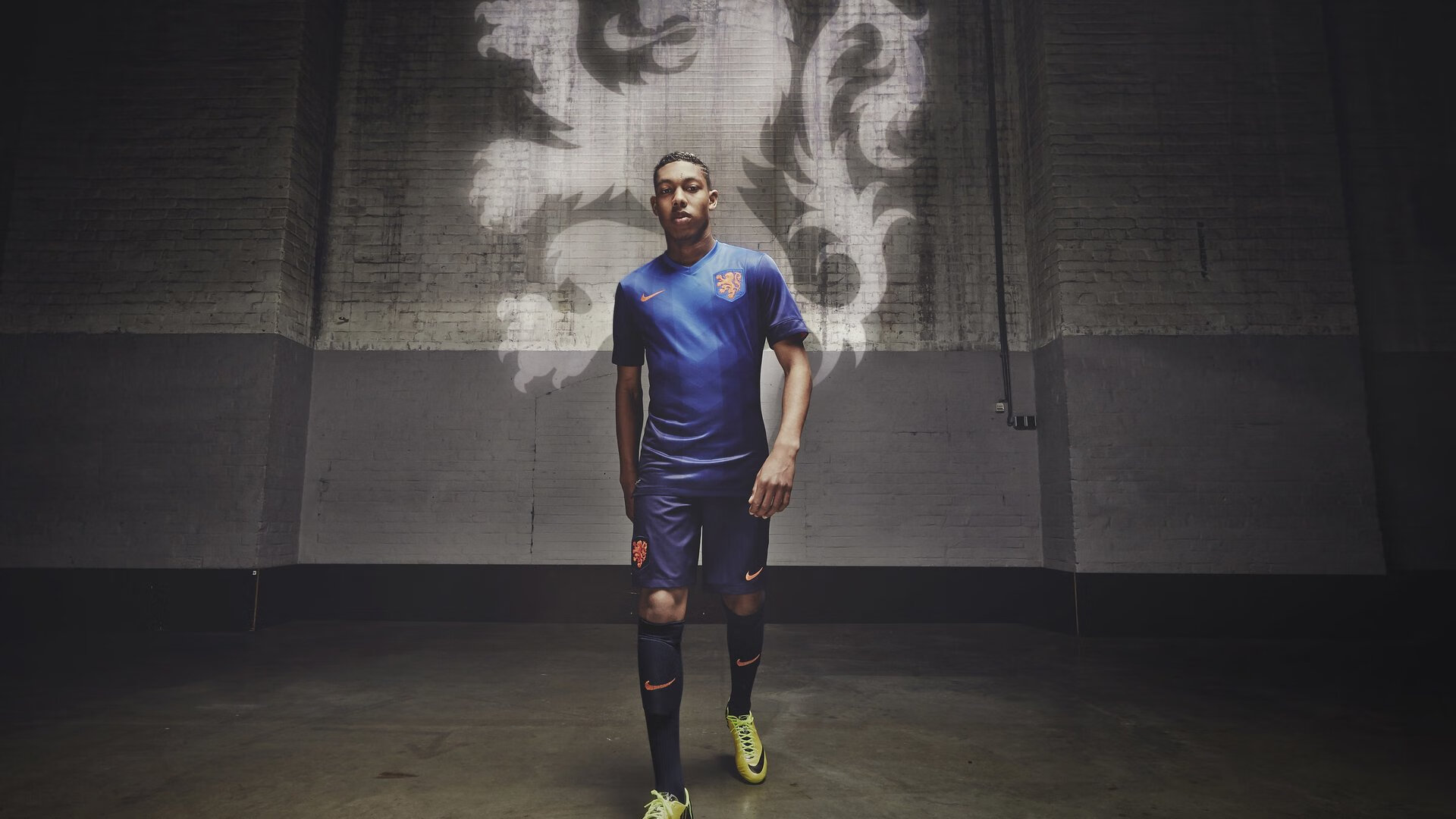 BLG黑马逆风翻盘点燃热情——从绝望到辉煌的电竞传奇